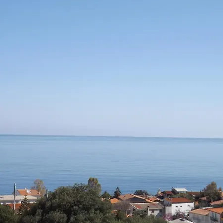 Cozy House Sea View 3*