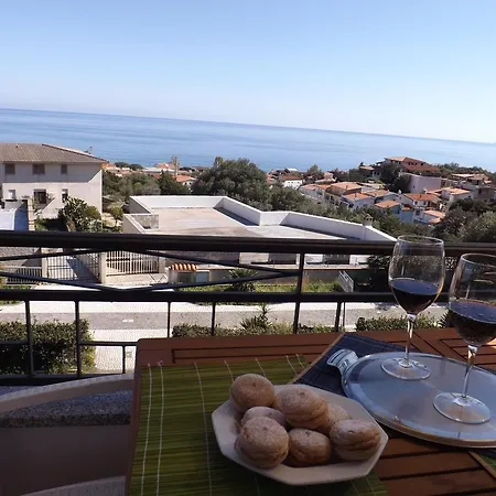 Cozy House Sea View 3*